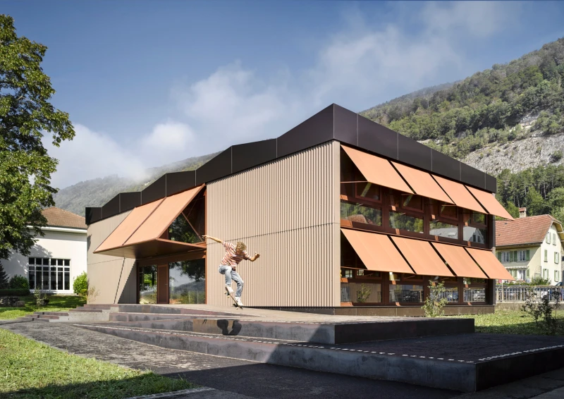 So klappt&rsquo;s: Sommerlicher W&auml;rmeschutz bei Schulh&auml;usern aus Holz