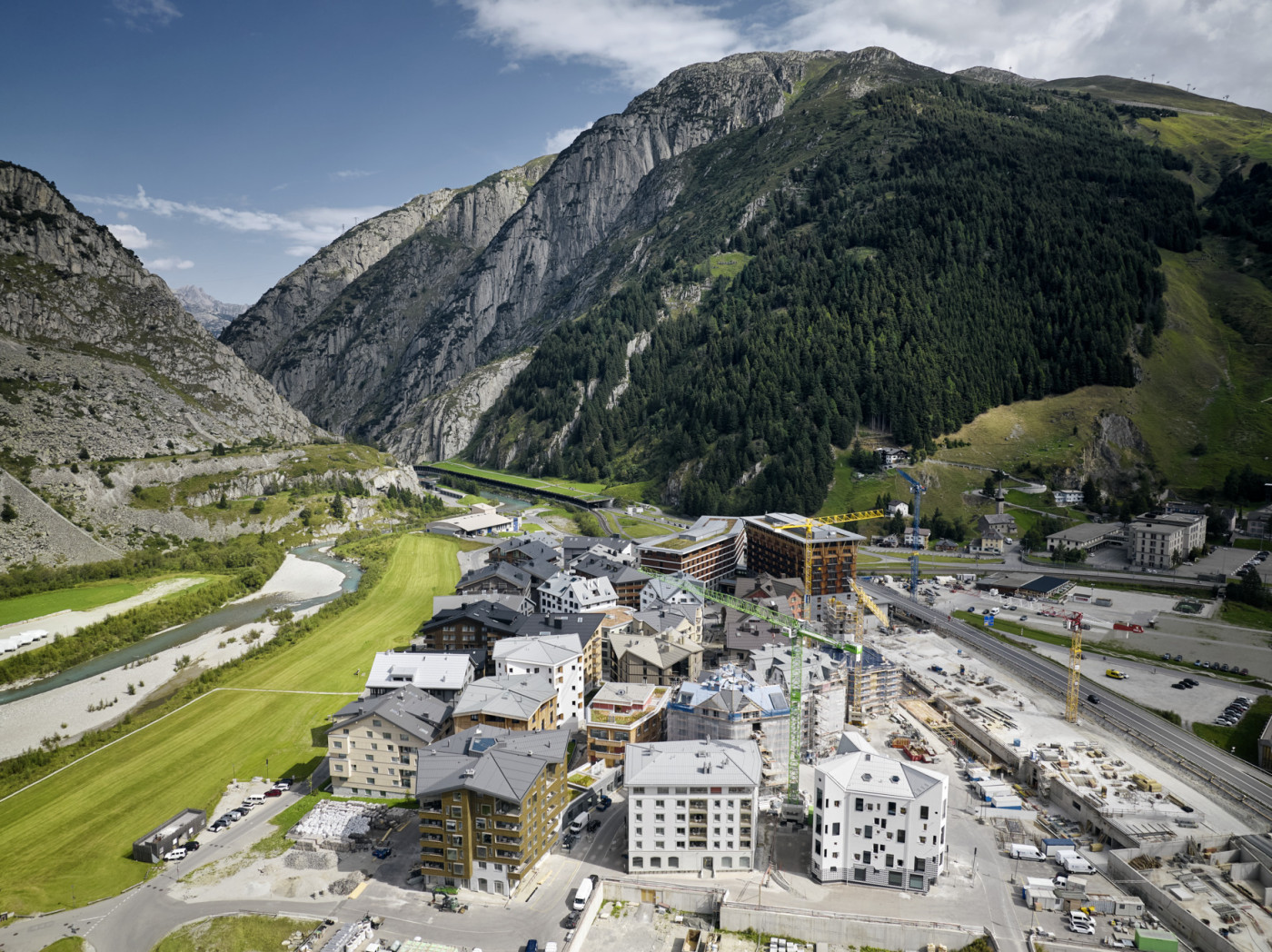 Architektonischer Alpengruss in Andermatt