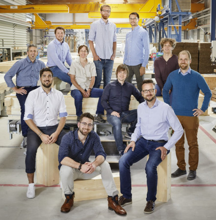Teamfoto Engineering im Werk in Schötz