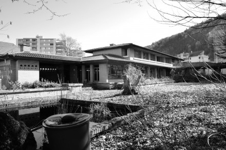 Altes Arzthaus des Architekten Joseph Gasser von 1959 mit Garten