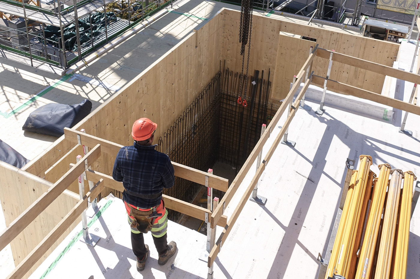 Das Konzept des Holz-Beton-Hybrid-Treppenhauses: gemeinsam, zeitgleich und zielgerichtet arbeiten
