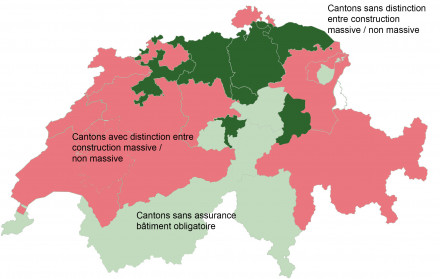 Carte présentant les cantons qui font la différence entre la construction en béton et la construction bois et ceux qui ne la font pas.