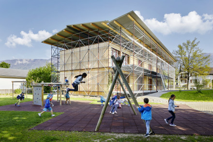 Bien échafaudé : un bâtiment scolaire à Bellach