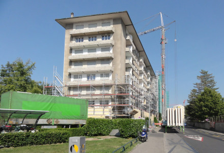 Un des immeubles d’habitation avant la rénovation.