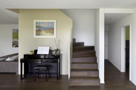 Choix du revêtement : Chêne fumé style maison de campagne, huilé avec escalier en colimaçon en parquet