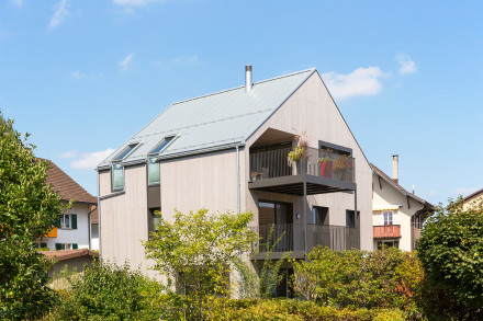 Maison individuelle à Cham avec un appartement indépendant sans avant-toit