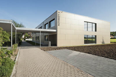 Bild von Bâtiment scolaire avec jardin d’enfant à Rothrist