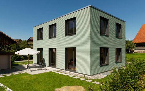 Neubau im Garten der Eltern