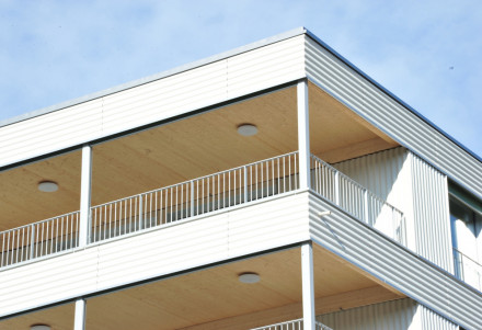 Edificio residenziale con balconi
