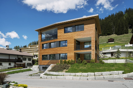 Casa plurifamiliare con pensilina a Davos  